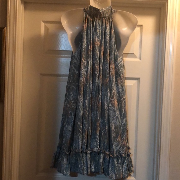 Beautiful Green, Gold, White Dress. Sizes are Small, Medium and large - Picture 4 of 4